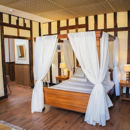 Cafe De France Bed and Breakfast Eauze Buitenkant foto