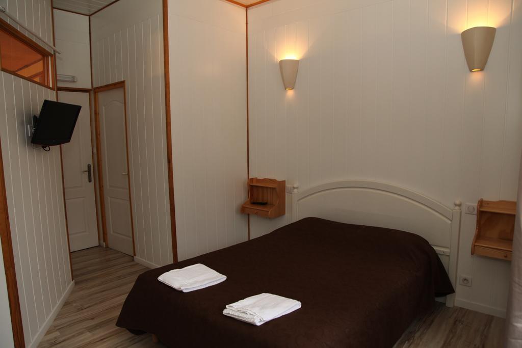Cafe De France Bed and Breakfast Eauze Kamer foto