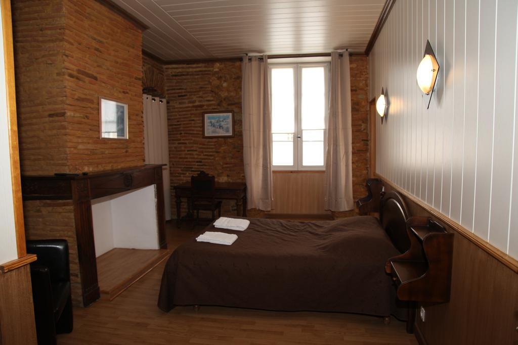 Cafe De France Bed and Breakfast Eauze Kamer foto